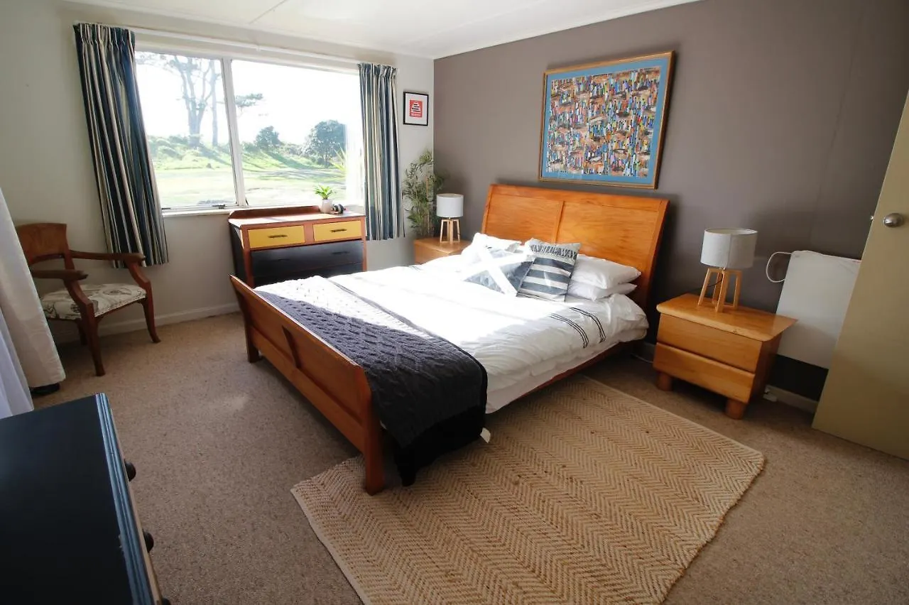 Ocean Pier Villa Papamoa 0*,  New Zealand